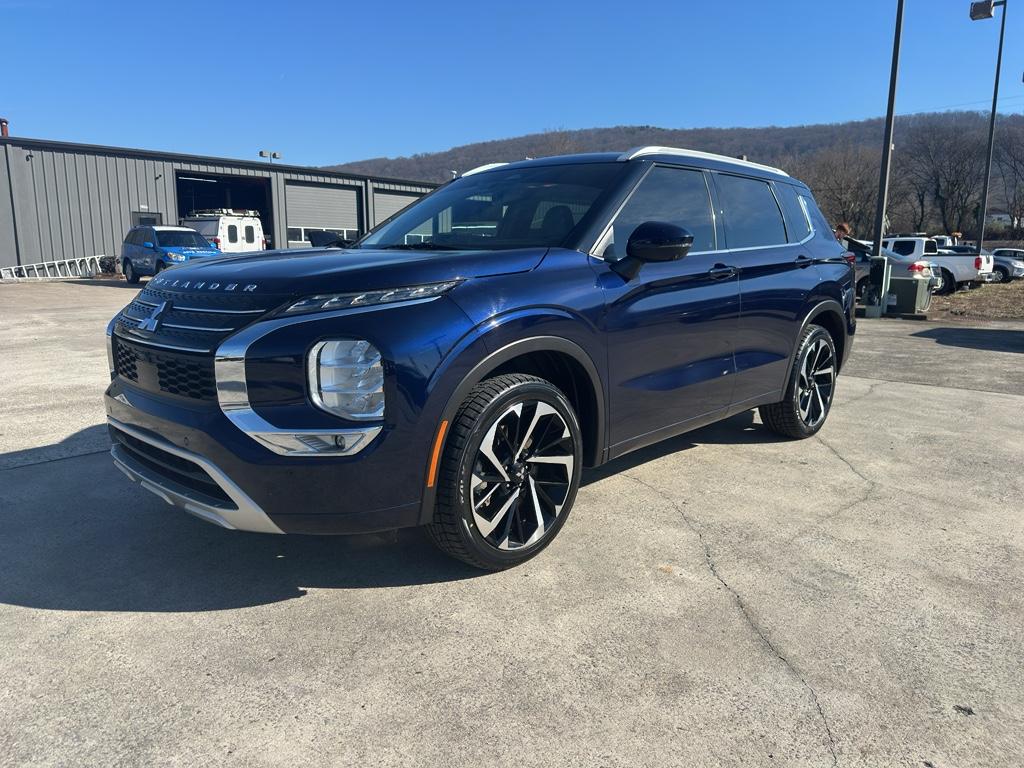 2022 Mitsubishi Outlander SEL Special Edition's photo