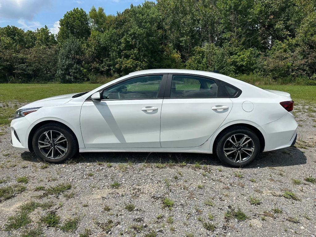 2024 Kia Forte LXS's photo