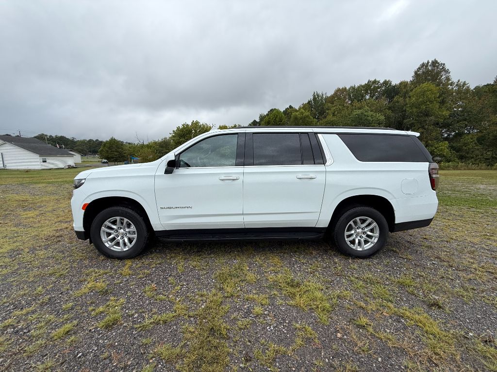 2024 Chevrolet Suburban's photo